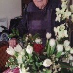 Bernard et fleurs (avec son bureau derrière où il écrivait)